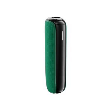 Amazon Green Back Cover dipasang pada peranti Ploom AURA, membawa warna organik yang menenangkan dan mudah disesuaikan dengan rutin harian.
