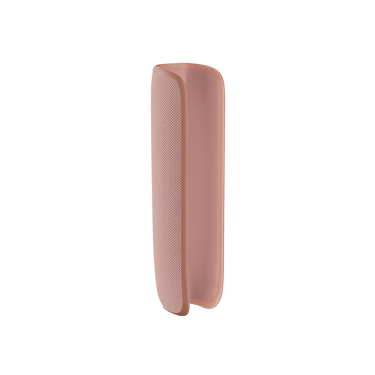 Rose Gold Back Cover untuk Ploom AURA dipamerkan bersendirian, menampilkan kemasan logam hangat yang licin dan tampak premium.
