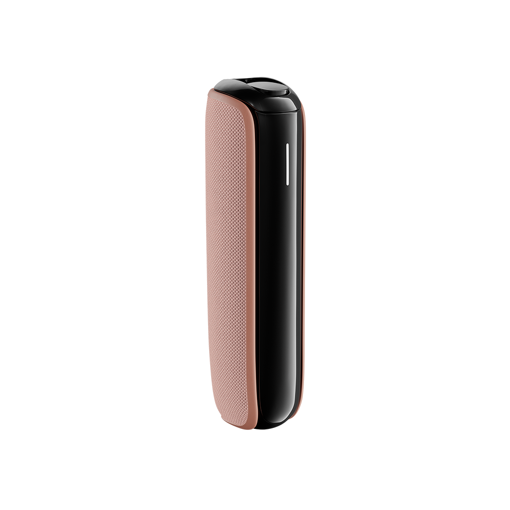 Rose Gold Back Cover pada peranti Ploom AURA menggabungkan keanggunan tanpa usaha dengan tona logam bergaya untuk kegunaan harian.